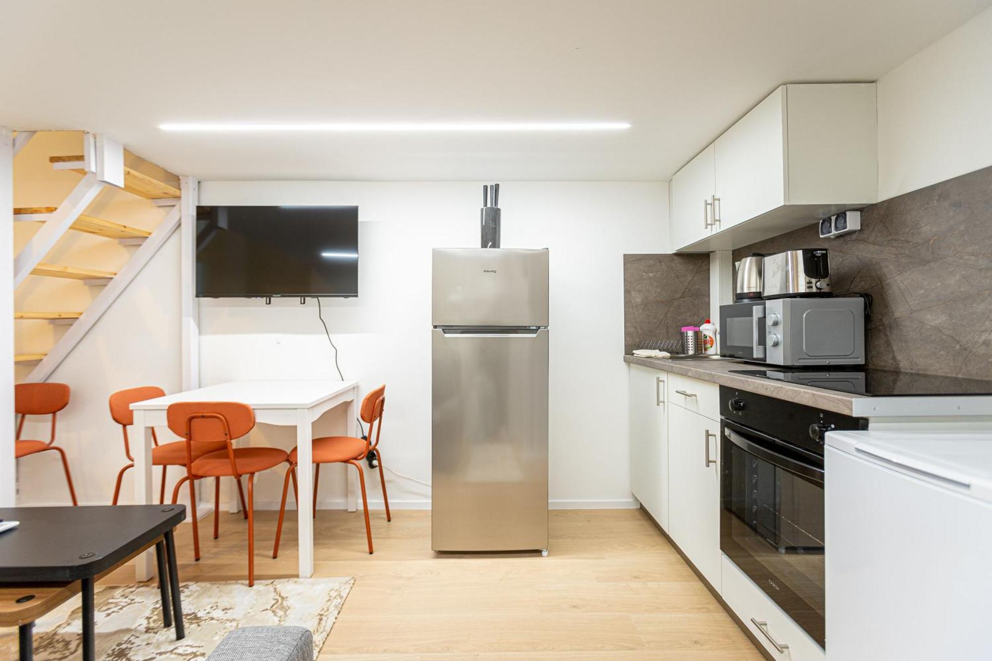 Cute Gallery Flat In Budapest, Autumn Budapest