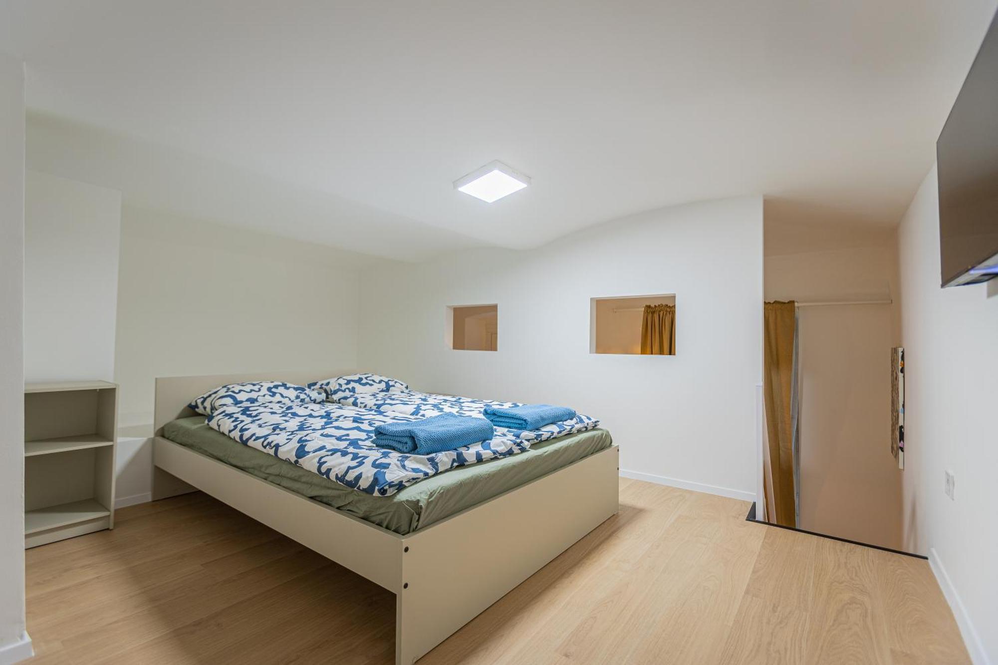 Cute Gallery Flat In Budapest, Autumn Apartment *